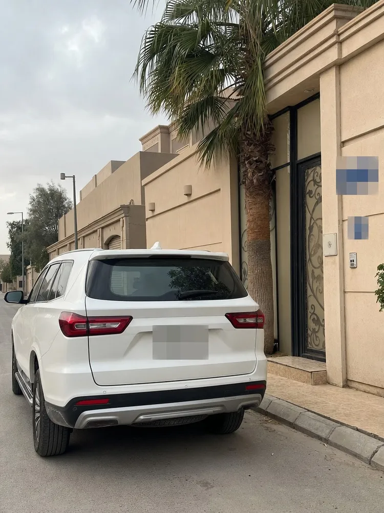 بعد · لوحات السيارات والنصوص
