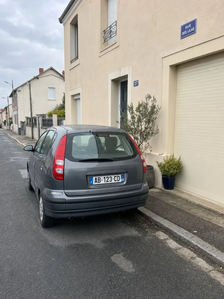 Avant · Plaques et textes