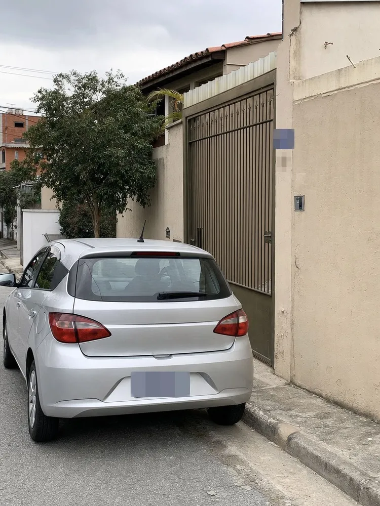 Depois · Placas e textos